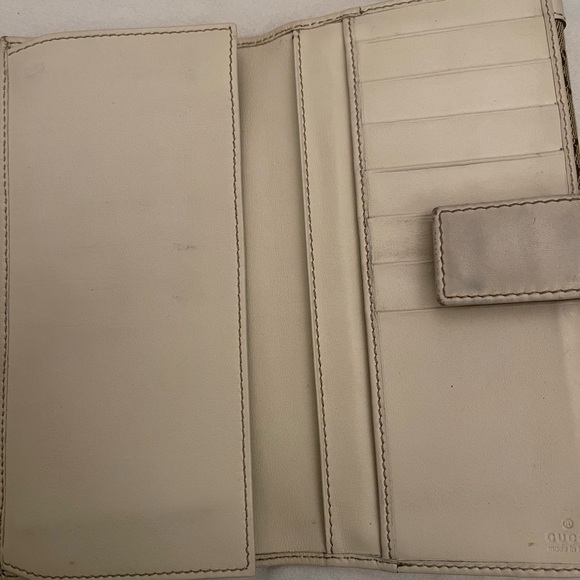 Gucci Beige GG Wallet - Picture 9 of 10